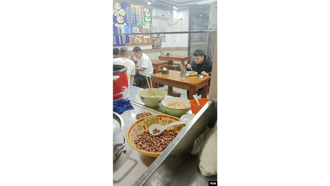 王創在義烏開的牛肉麵館 (王創提供)