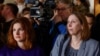 Lembajadora de Estados Unidos en Rusia, Lynne Tracy, se reúnen en un edificio de la corte durante una audiencia del caso del opositor ruso Vladimir Kara-Murza, acusado de traición y de desacreditar al ejército ruso, en Moscú, Rusia, el 17 de abril de 2023.