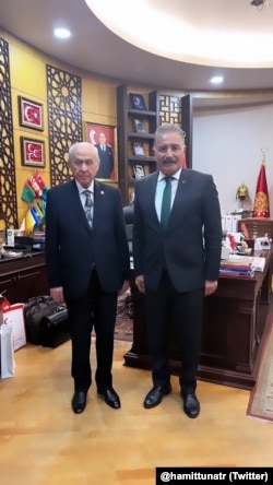 Hamit Tuna Kasım ayında Devlet Bahçeli’yi ziyaret etmiş, Mersin Büyükşehir Belediye Başkanı Aday Adaylığı için resmi başvuru yapmıştı.