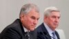 Foto Achiv: Prezidan Lachanm Larisi a - Duma a - Vyacheslav Volodin (a goch) pandan yon sesyon palman Ris la nan Moskou, 18 Oktob, 2023. 