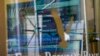 ARCHIVO - La quiebra de bancos en Estados Unidos y el auxilio de otras instituciones financieras en problemas tanto en ese país como en la Unión Europea reviven los temores de un efecto dominó en la economía como ocurrió en 2008.