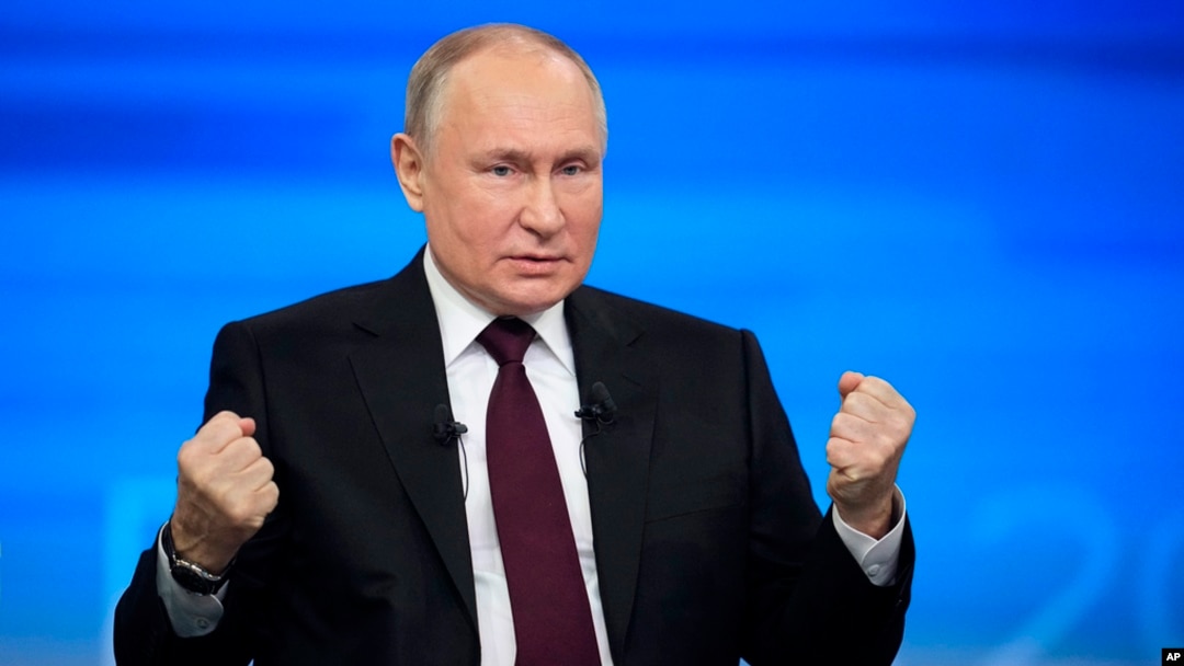 El presidente ruso, Vladimir Putin, habla durante su conferencia de prensa anual en Moscú, el 14 de diciembre de 2023.