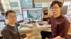 本土研究社成员陈剑青(右)及黄肇鸿表示，他们研究国际间13个类似香港交椅洲人工岛面积、超过1千公顷的大型填海工程，当中接近8成“烂尾” (美国之音/汤惠芸)