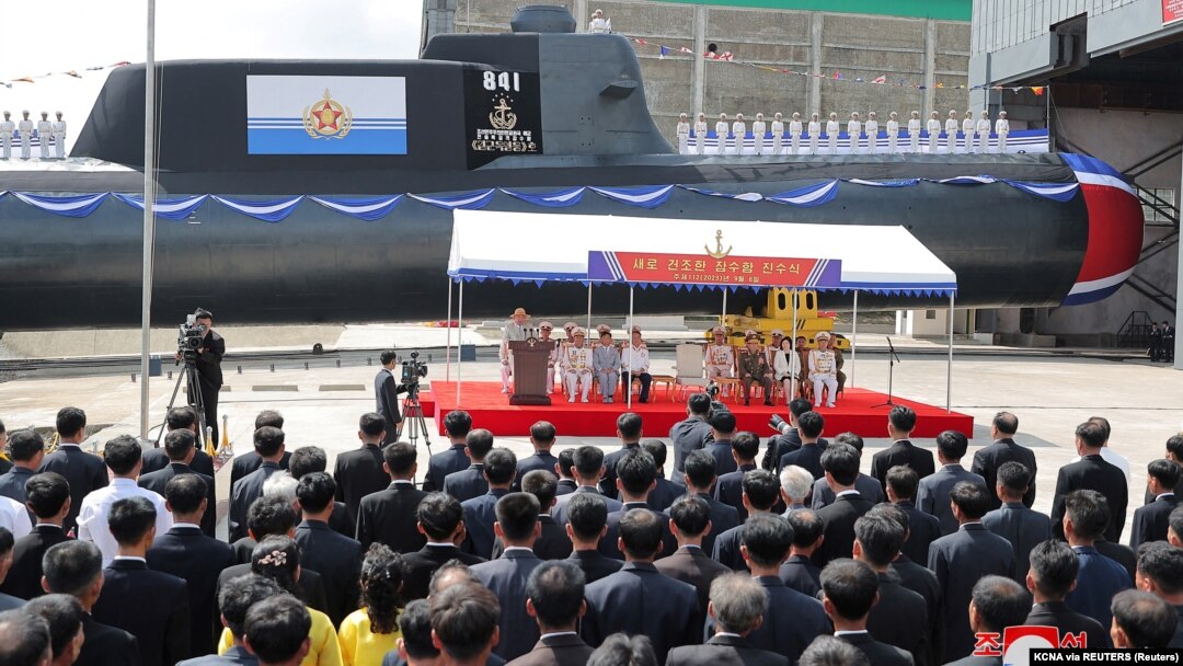 北韓中央通訊社（KCNA）2023年9月8日發布的這張照片顯示，北韓領導人金正恩出席了北韓新型戰術核攻擊潛艇的下水儀式。