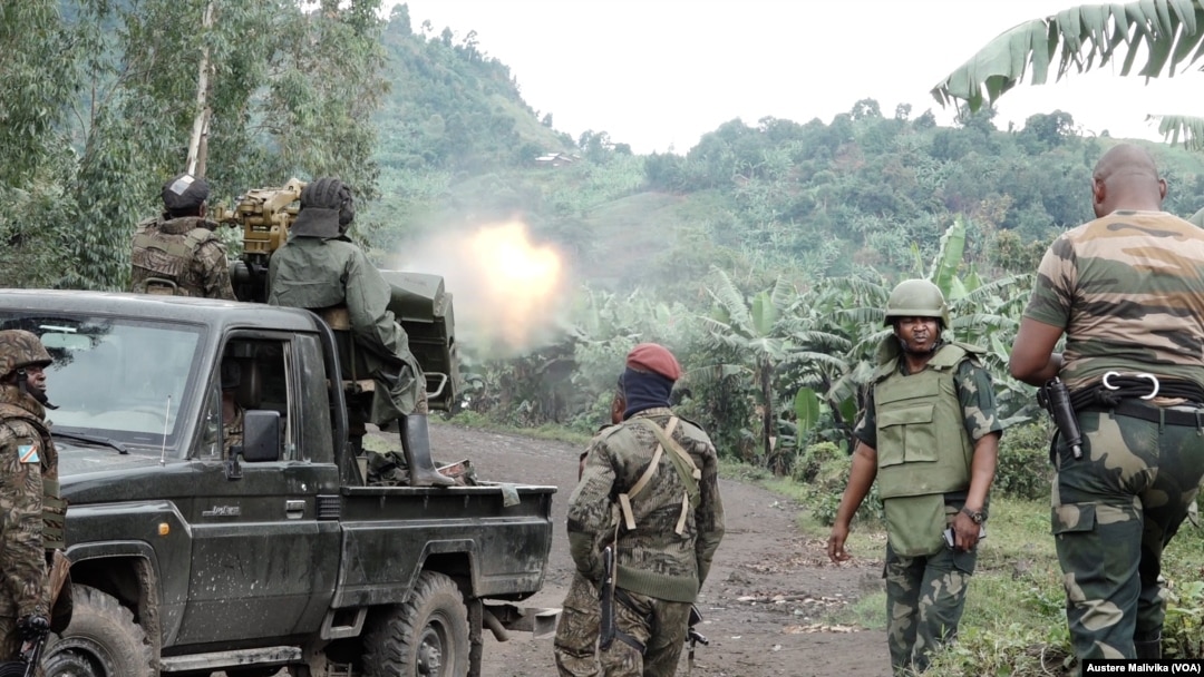 Wanajeshi wa DRC -FARDC wakipambana na wapiganaji wa M23 karibu na mji wa Rutshuru 