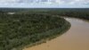 Vista general del río Itacoai la selva amazónica cerca de la frontera con Perú, en Atalaia do Norte, estado de Amazonas, Brasil, foto tomada 10 de junio de 2022.