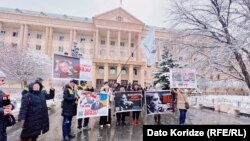 აქცია მიხეილ სააკაშვილის გათავისუფლების მიზნით თბილისში, საქალაქო სასამართლოსთან. 9 იანვარი, 2022 წ.