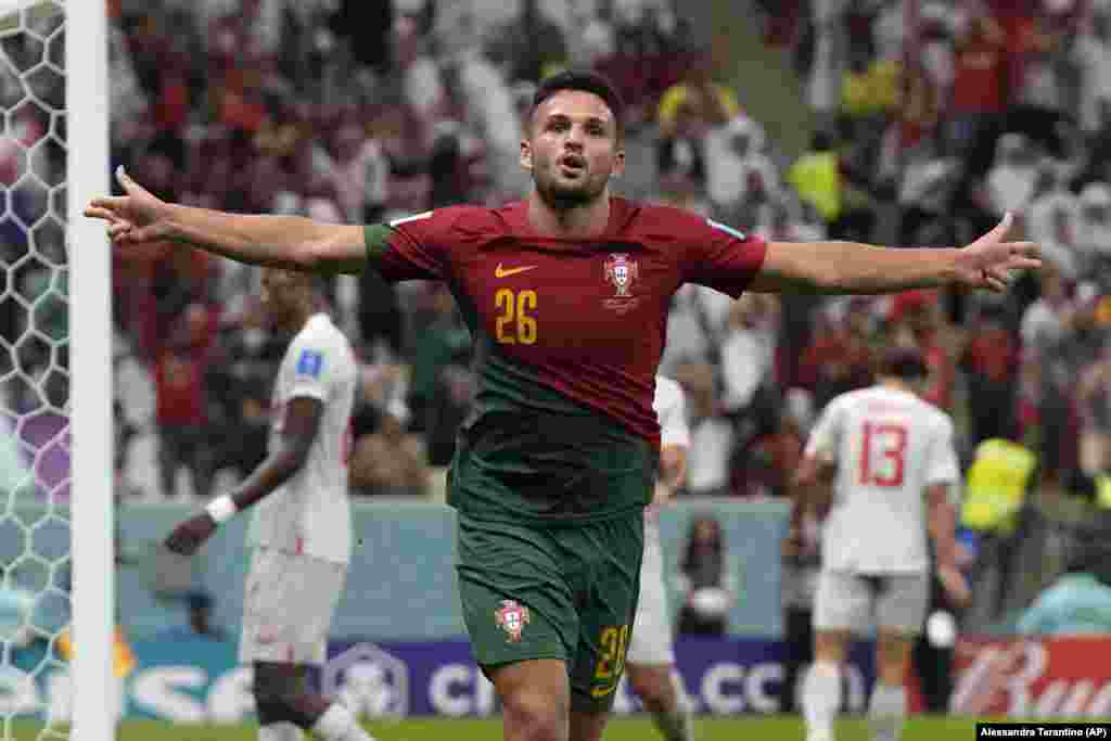 Gonçalo Ramos celebra mais um golo de Portugal, que eliminou a Suíça e passou para os quartos-de-final do Mundial do Qatar.