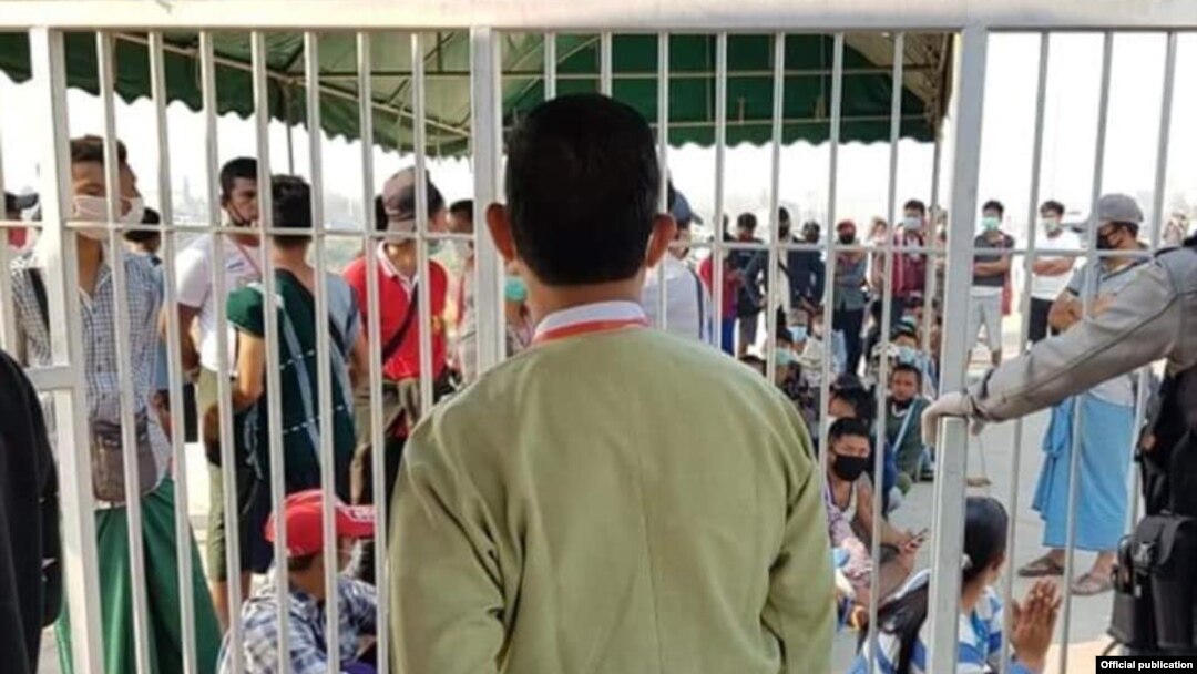 မတ်လ ၃၀ရက်နေ့ နေရပ်ပြန်သူများ (သတင်းဓာတ်ပုံ - မြဝတီခရိုင်အုပ်ချုပ်ရေးမှူး ဦးတေဇာအောင်)