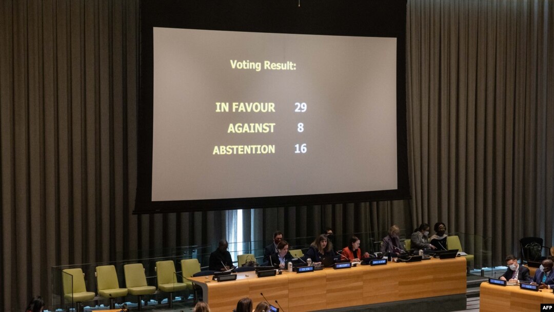 Los países votan sobre la eliminación de Irán de la Comisión de la Condición Jurídica y Social de la Mujer en la sede de la ONU en Nueva York, el 14 de diciembre de 2022.