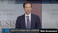 일라이 라트너 미 국방부 인도태평양 담당 차관보가 26일 전략국제문제연구소(CSIS) 주최 남중국해 관련 토론회에서 발언하고 있다. (CSIS 웹 영상 캡쳐)