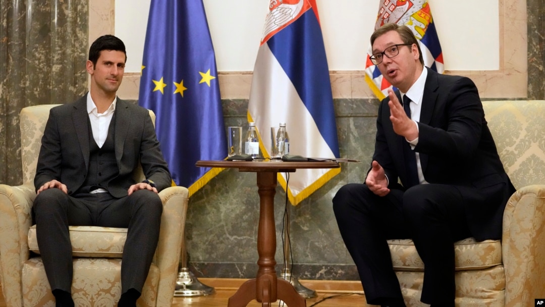Srpski teniser Novak Đoković tokom razgovora sa predsednikom Srbije Aleksandrom Vučićem, u Predsedništvu Srbije, u Beogradu, 3. februara 2022. (Foto: AP, Darko Vojinović)
