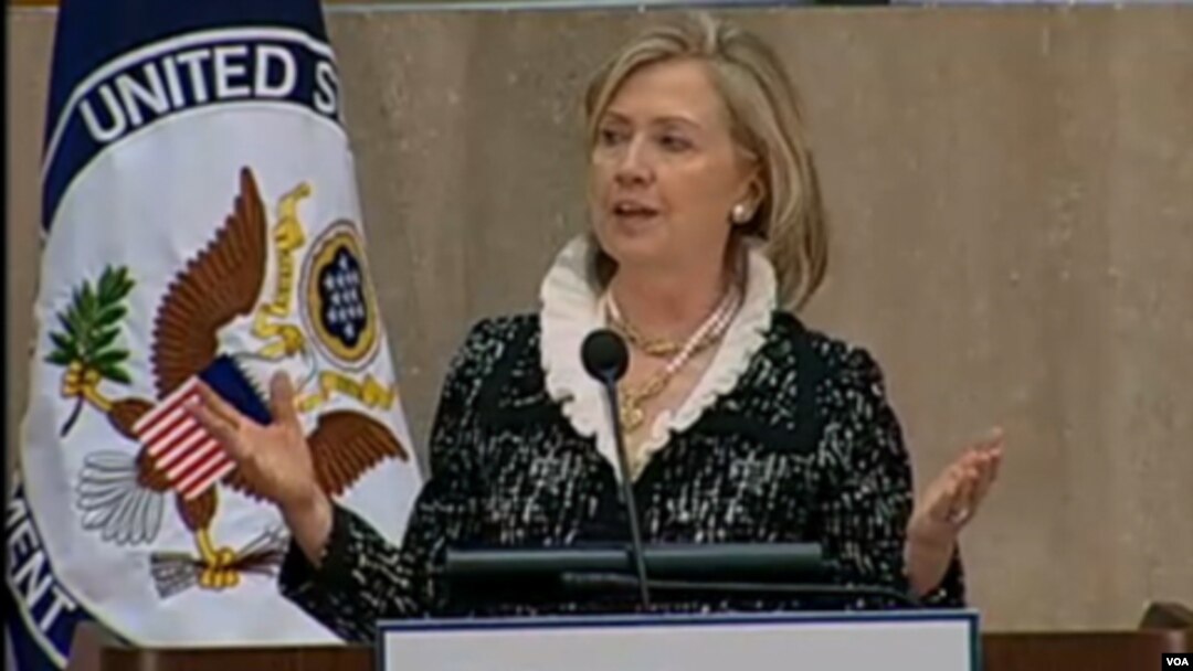La secretaria de Estado Hillary Clinton, dijo que la propuesta tendrá nuevas leyes y castigos contra cibercriminales.
