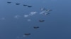 지난 10월 일본 규슈에서 일본 항공 자위대 소속 F-15, F-2 전투기와 미 해병대 소속 F-35B 전투기가 합동 훈련을 했다.