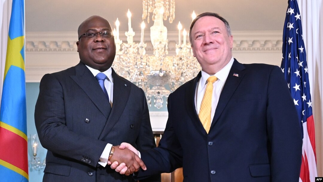 Président Félix Tshisekedi (G) apesi mbote na Secrétaire d'Etat ya Amerika Mike Pompéo na Département d'Etat, Washington, 3 mars 2020.