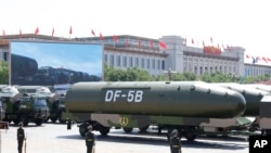 中国在2015年9月3日阅兵式上展示的东风-5B洲际弹道导弹