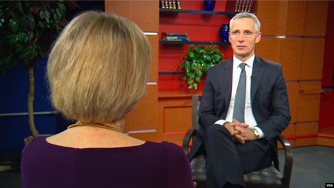 Generalni sekretar NATO-a Jens Stoltenberg u razgovoru sa Jelom Defrančeski, 14. novembra 2019.