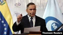 El fiscal jefe de Venezuela, Tarek William Saab, realiza una conferencia de prensa en Caracas, el 8 de mayo de 2020.