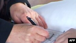 Tiranë, dy partitë kryesore shqyrtojnë listat e kandidatëve për 8 majin