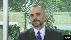 Shqipëri: Opozita dhe qeveria kthejnë vëmendjen nga privatizimet