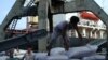 북한 남포항에서 세계식량계획(WFP)을 통해 지원된 식량을 하역하고 있다.