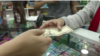 Monedas de América Latina caen frente al dólar por aversión al riesgo