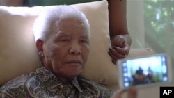 Nelson Mandela a asibiti