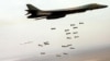 B-1B 랜서 폭격기가 지난 2001년 아프가니스탄에서 집속탄을 투하하고 있다. (자료사진)