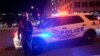 La policía metropolitana de Washington bloquea calles en la capital de Estados Unidos el 27 de enero de 2023 durante protestas por la muerte de Tyre Nichols a manos de agentes policiales en Memphis, Tennessee. 
