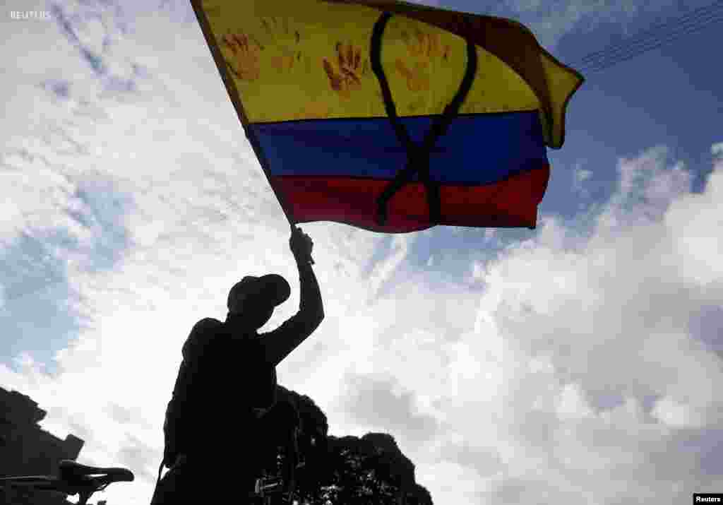 La analista política Patricia Muñoz Yi, dijo a la Voz de América que “el mayor problema que los colombianos hoy identifican para resolver en el país es el problema de la corrupción”.