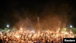 Oq tanli irqchilarning Virjiniya universiteti qarshisidagi mitingi. 12-avgust, 2017