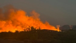 Autoridades en Nueva York investigan un incendio en Long Island que dañó viviendas y dejó cientos de hectáreas destruidas.
