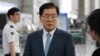 정의용 청와대 안보실장이 1일 미한 정상회담과 사드 문제 등을 협의하기 위해 워싱턴으로 출국 전 인천국제공항에서 취재진의 질문에 답변하고 있다. 