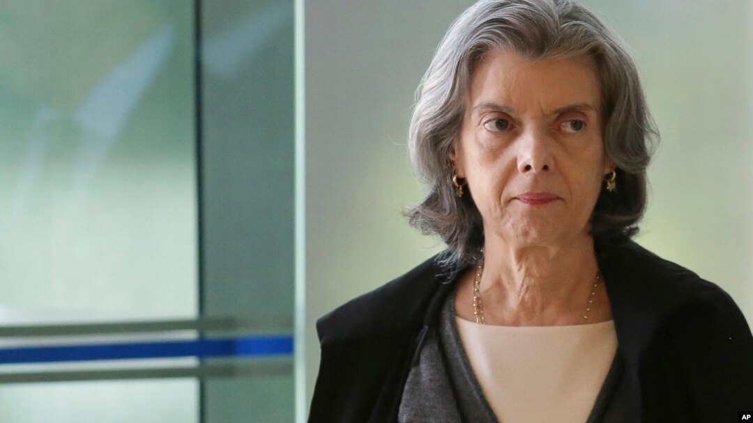 La presidenta del Tribunal Supremo de Justicia de Brasil, Cármen Lúcia Antunes Rocha, aprobó acuerdos judiciales para 77 directivos de una empresa de construcción involucrados en el mismo.