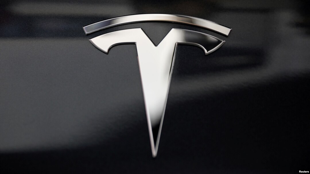 Varios Tesla han estado involucrados en accidentes, algunos de ellos fatales, que involucran el uso del sistema AutoPilot de la compañía.