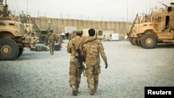 Minglab afg'onlar yillar davomida AQSh harbiylari bilan ishlagan 