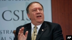 El Director de la CIA, Mike Pompeo, responde a las preguntas del Centro de Estudios Estratégicos e Internacionales (CSIS) en Washington, el 13 de abril de 2017.