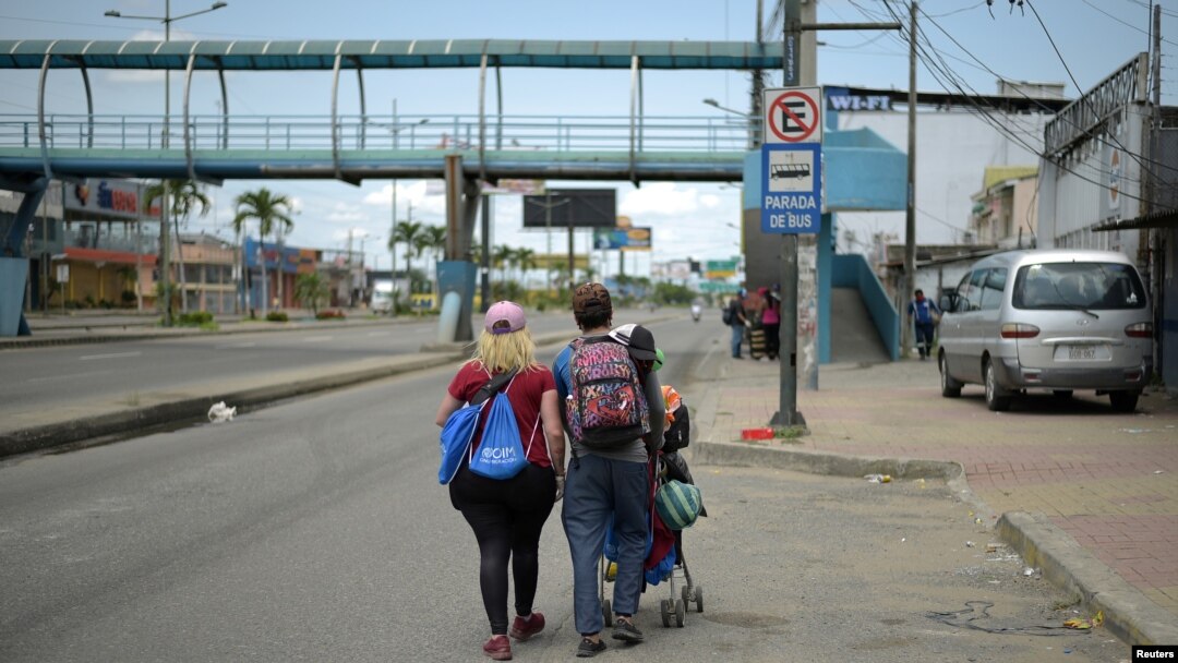 Miles de venezolanos que salieron del país huyendo de la crisis en todos los órdenes que atraviesa la nación, ahora están regresando en la medida en que se les dificulta la supervivencia y ante el peligro por el coronavirus.