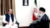  وزیراعظم نواز شریف ایران کے رہبر اعلٰی آیت اللہ علی خامنائی سے ملاقات کر رہے ہیں۔