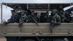 Wanajeshi wa FARDC wakishika doria katika msako dhidi ya kundi la waasi la ADF 