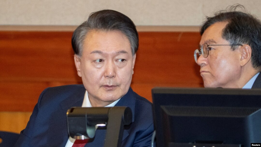 遭彈劾的南韓總統尹錫悅親自出席首場庭前會議。 (路透：2025年2月20日)