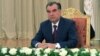 Tojikiston rahbari Emomali Rahmon jurnalistlarni tanqidiy materiallar berishga chaqirib keladi lekin uning siyosatini savolga tuta oladiganlar juda oz. Qo'rqinch hukmron. 