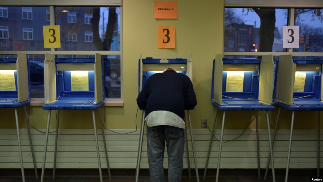 El 36 por ciento de los votantes hispanos dijeron que estaban "seguros" de votar, en comparación con el 27 por ciento en 2014.