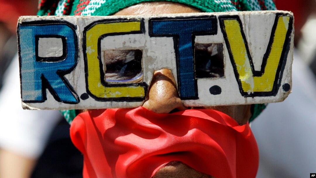 RCTV fue obligada a salir del aire en 2007 durante el gobierno del presidente Hugo Chávez.