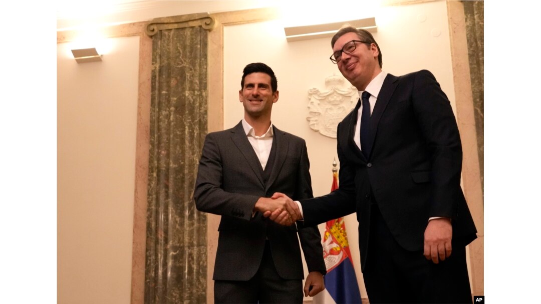 Srpski teniser Novak Đoković tokom sastanka sa predsednikom Srbije Aleksandrom Vučićem, u Predsedništvu Srbije, u Beogradu, 3. februara 2022. (Foto: AP, Darko Vojinović)