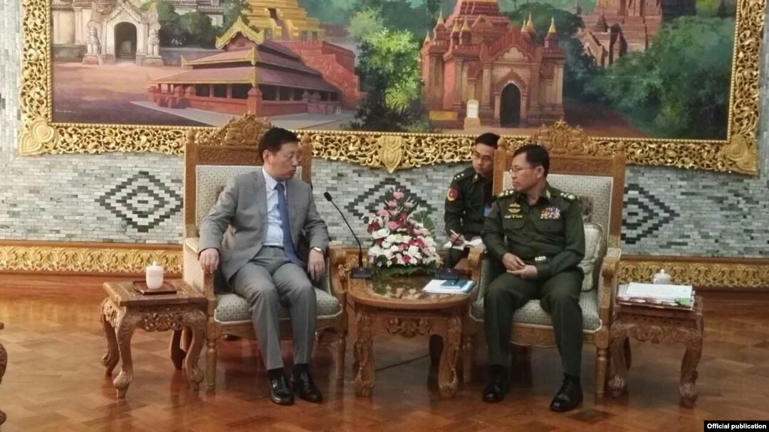 ုမြန်မာနိုင်ငံဆိုင်ရာ တရုတ်သံအမတ်ကြီး Hong Liang က ဒုတိယ တပ်မတော်ကာကွယ်ရေး ဦးစီးချုပ် ဒုတိယဗိုလ်ချုပ်မှူးကြီး စိုးဝင်းနဲ့ တွေ့ဆုံ(ဓါတ်ပုံ-တရုတ်သံရုံး)