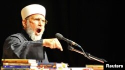 علامہ طاہر القادری (فائل فوٹو)