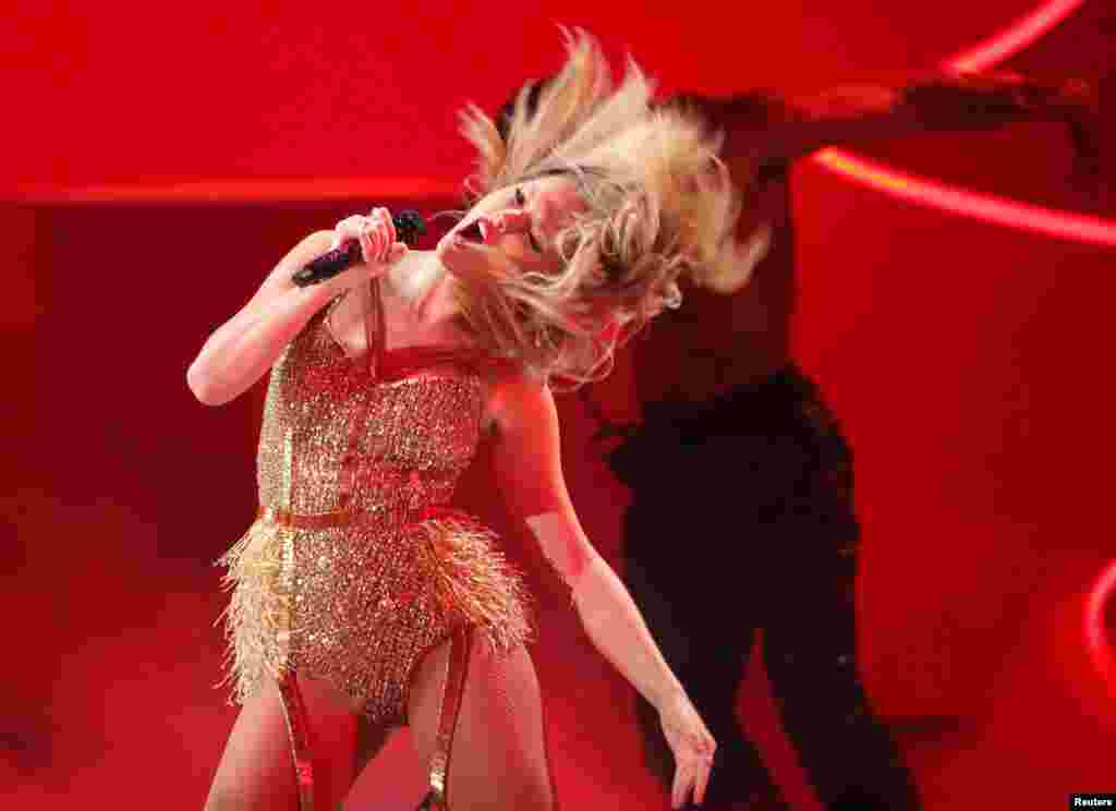 Taylor Swift performs a medley during 2019 American Music Awards show in Los Angeles, California, Nov. 24, 2019.