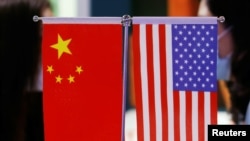 美中国旗。（路透社照片）