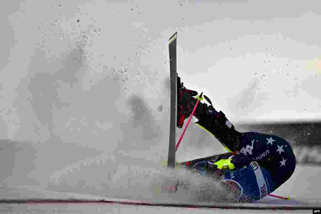 USA's Paula Moltzan falls down as she competes in the first run of the women's Slalom of the FIS Alpine Skiing 2024/2025 World Cup event in Courchevel, France.